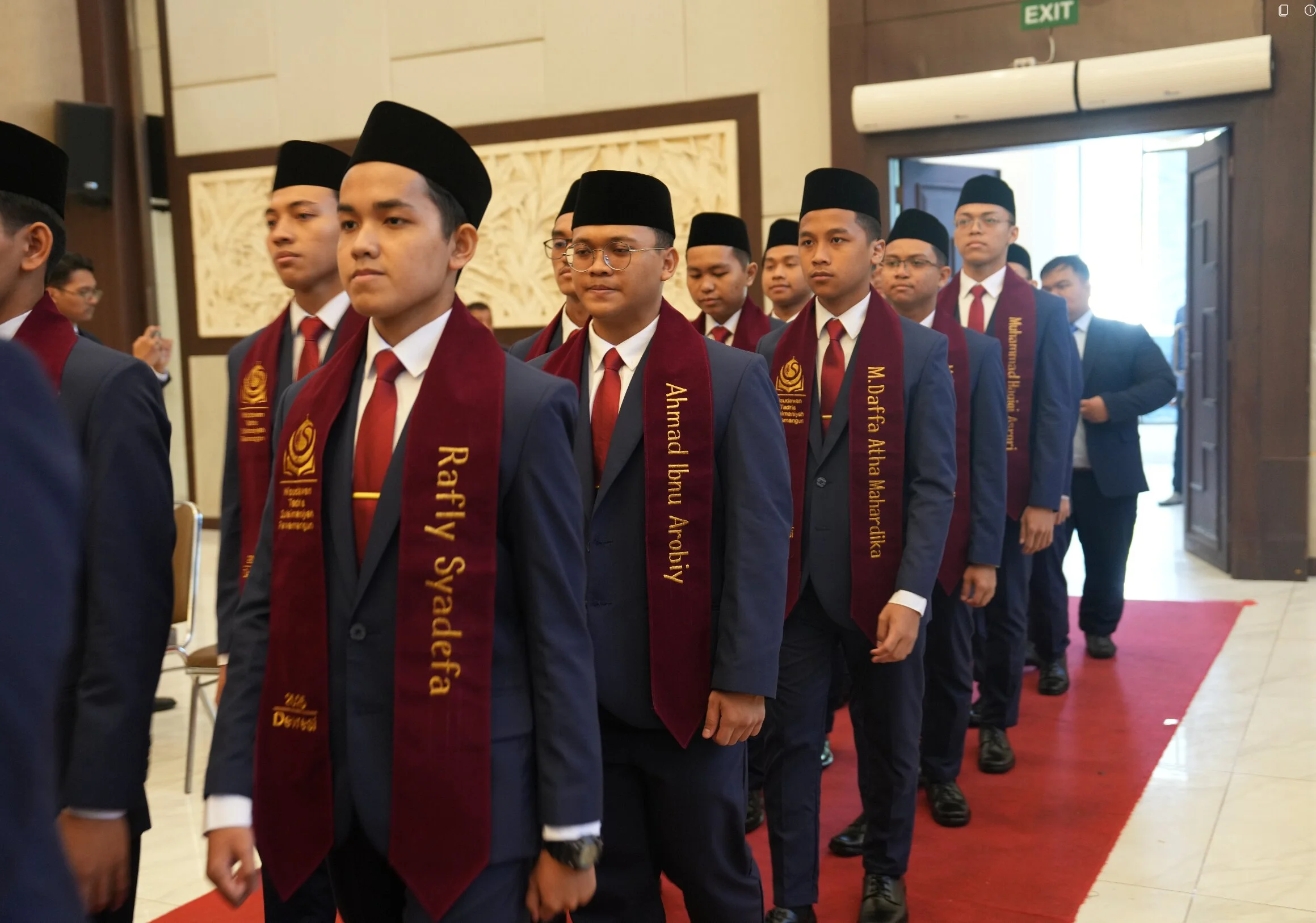 Foto 1 dari album Wisuda Sponsor Tahfidz 2025